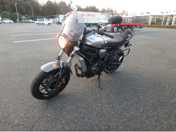     Yamaha XSR700 2016  13