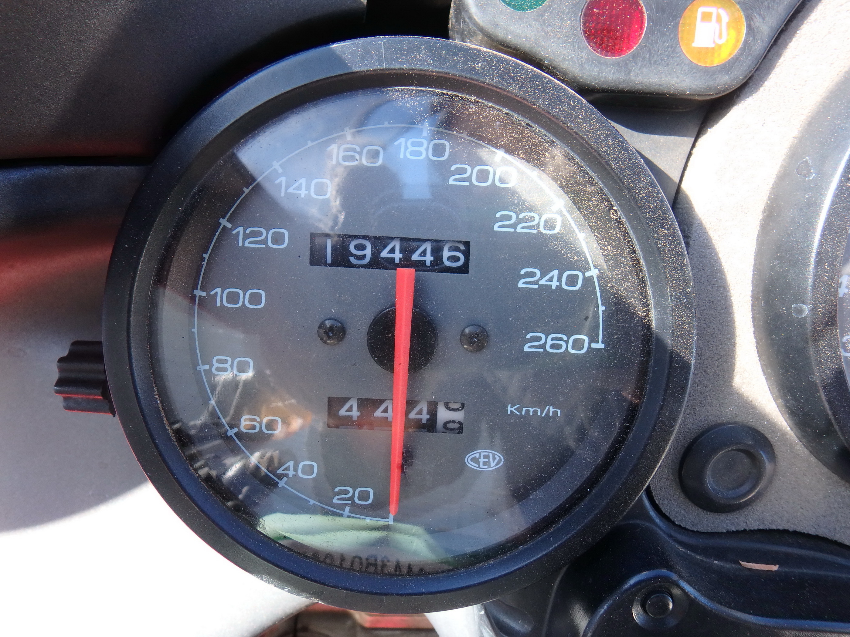 Купить мотоцикл Ducati ST2 2003 фото 20