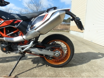     KTM 690 SMC R 2017  16