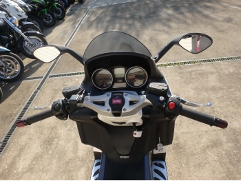     Aprilia SRV850 2013  21