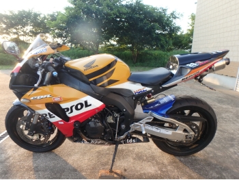 Заказать из Японии мотоцикл Honda CBR1000RR 2006 фото 9