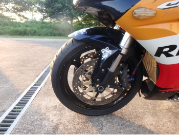     Honda CBR1000RR 2006  11