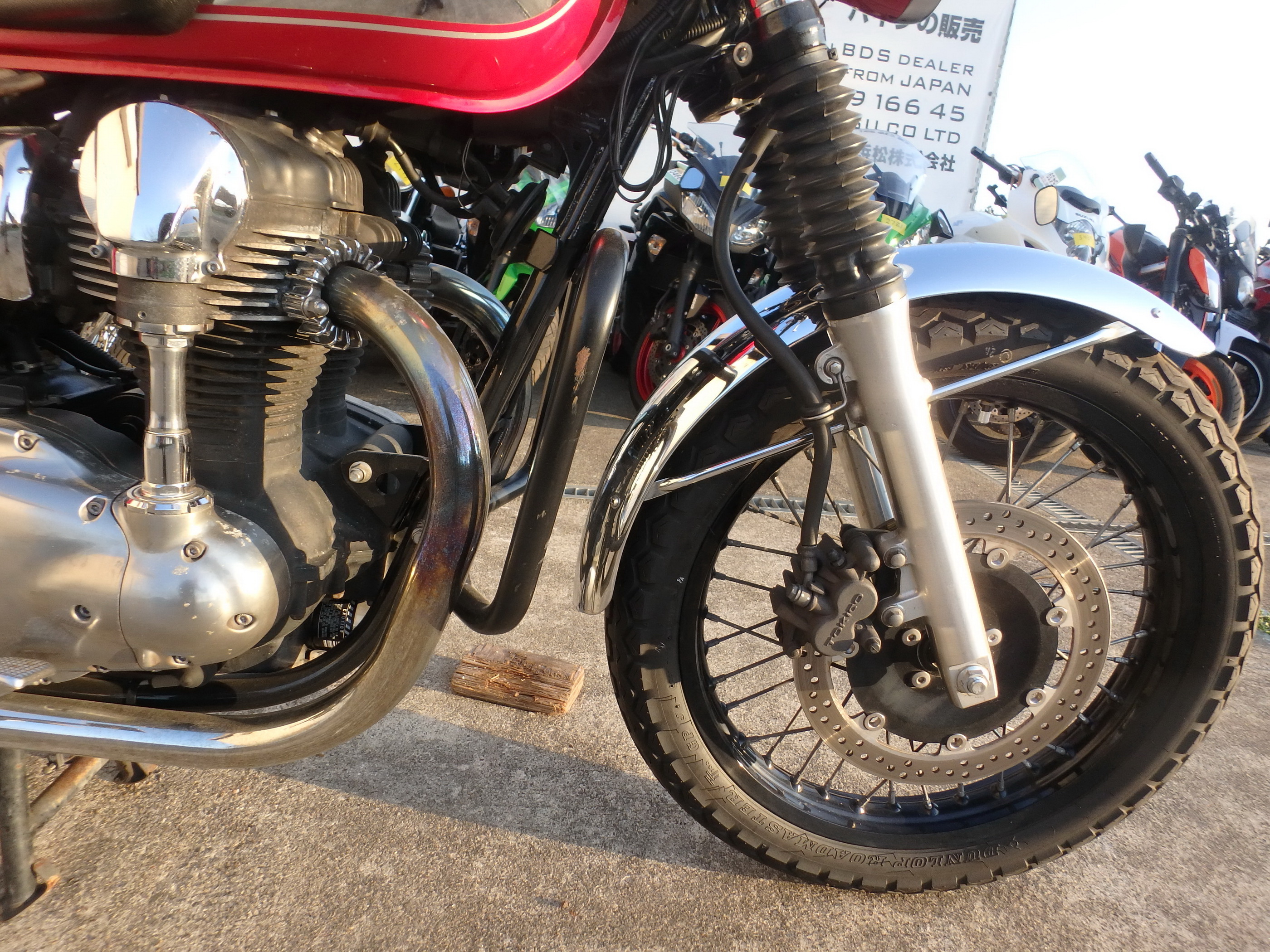 Купить мотоцикл Kawasaki W800 Chrome Edition 2014 фото 19