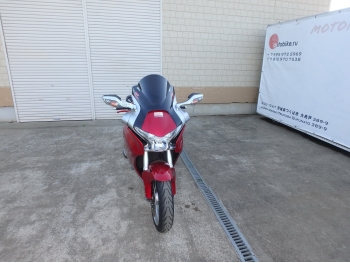     Honda VFR1200FD 2011  4