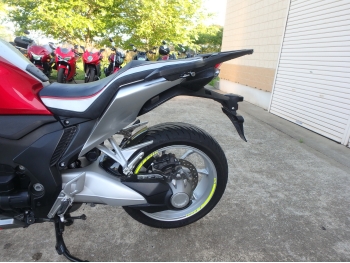     Honda VFR1200FD 2011  14