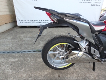     Honda VFR1200FD 2011  15