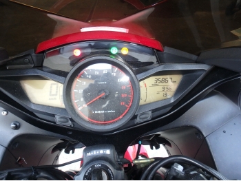     Honda VFR1200FD 2011  18