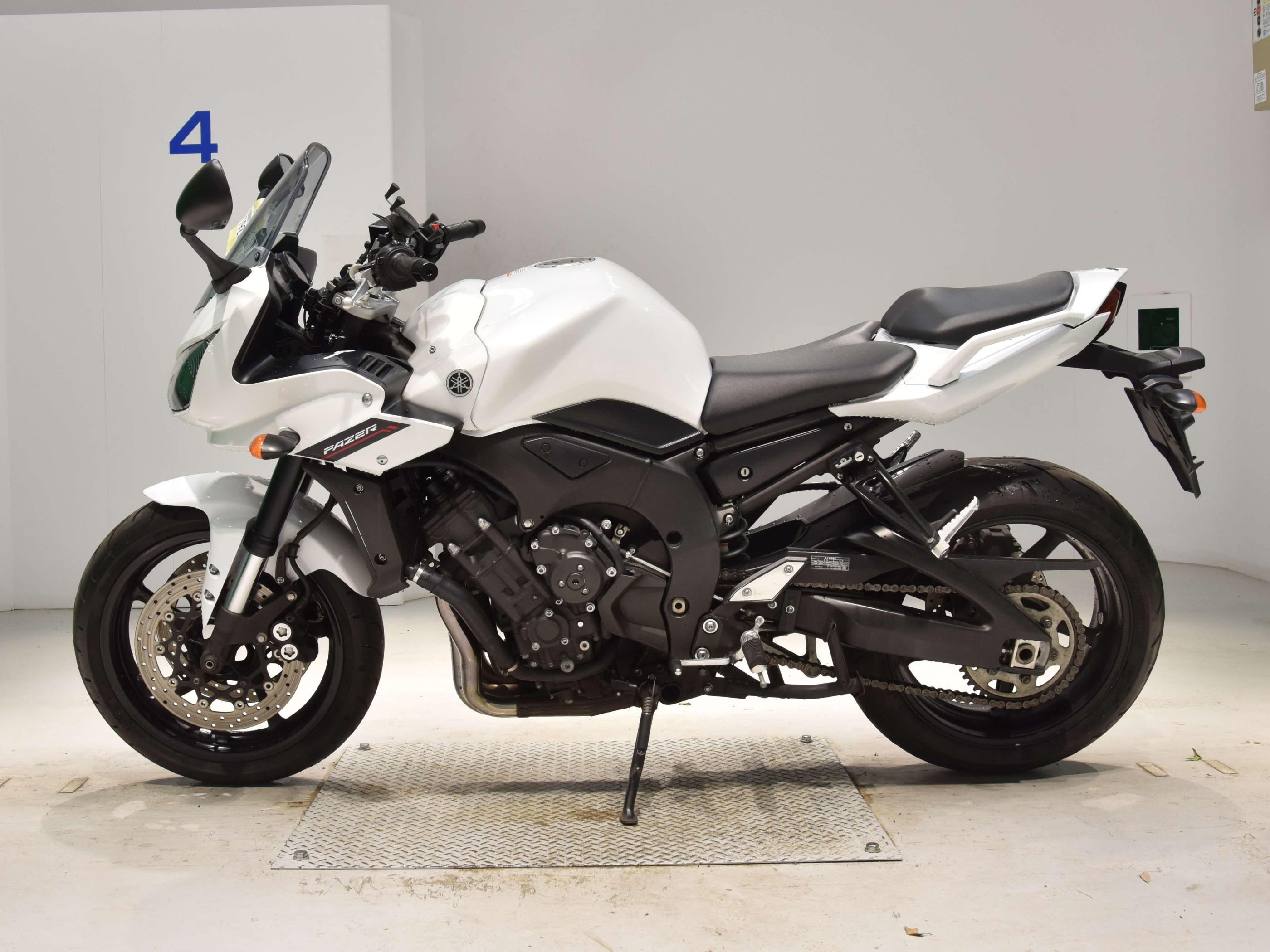Купить мотоцикл Yamaha FZ-1 Fazer 2012 фото 1
