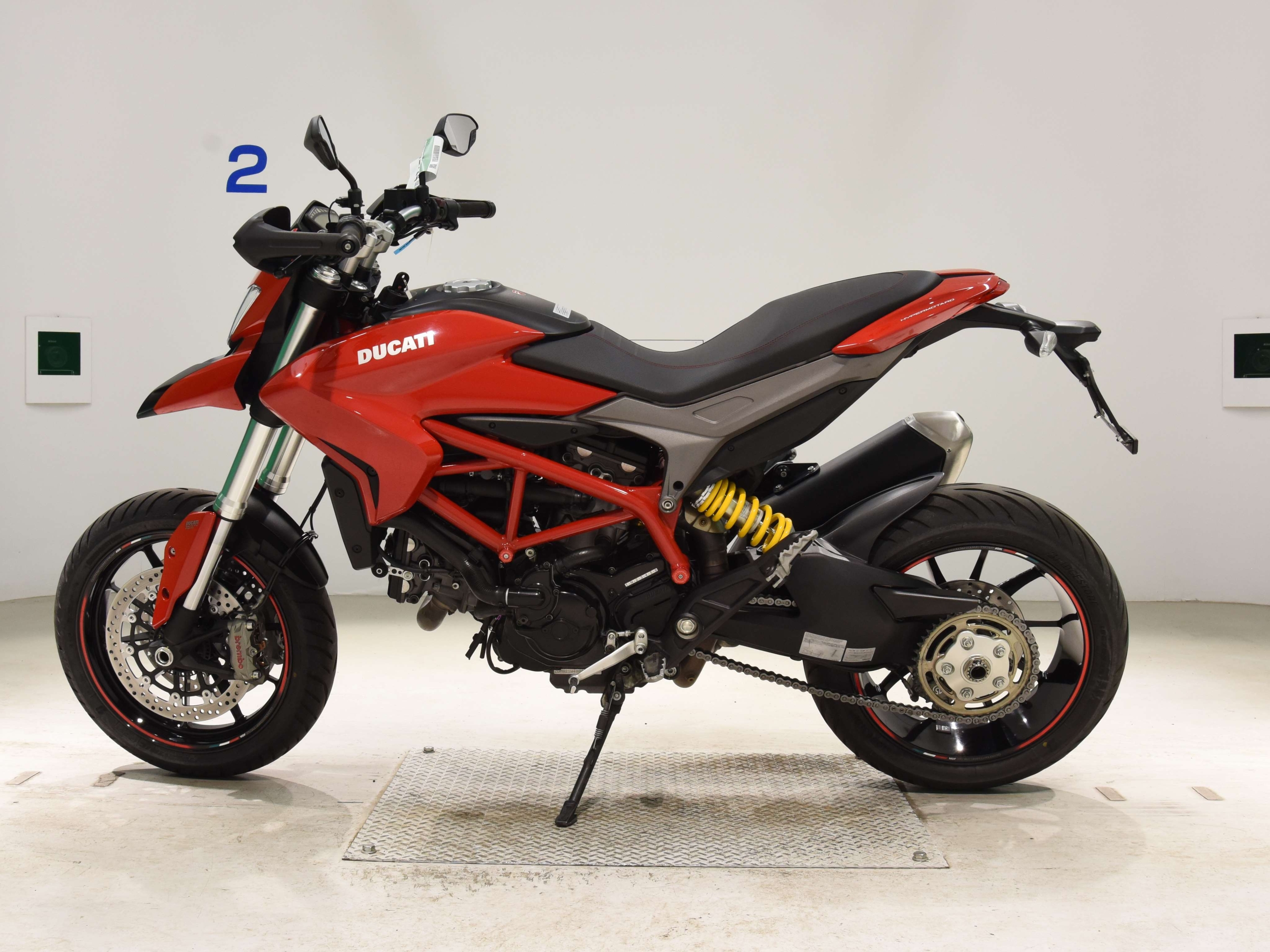 Купить мотоцикл Ducati Hypermotard820 2013 фото 1