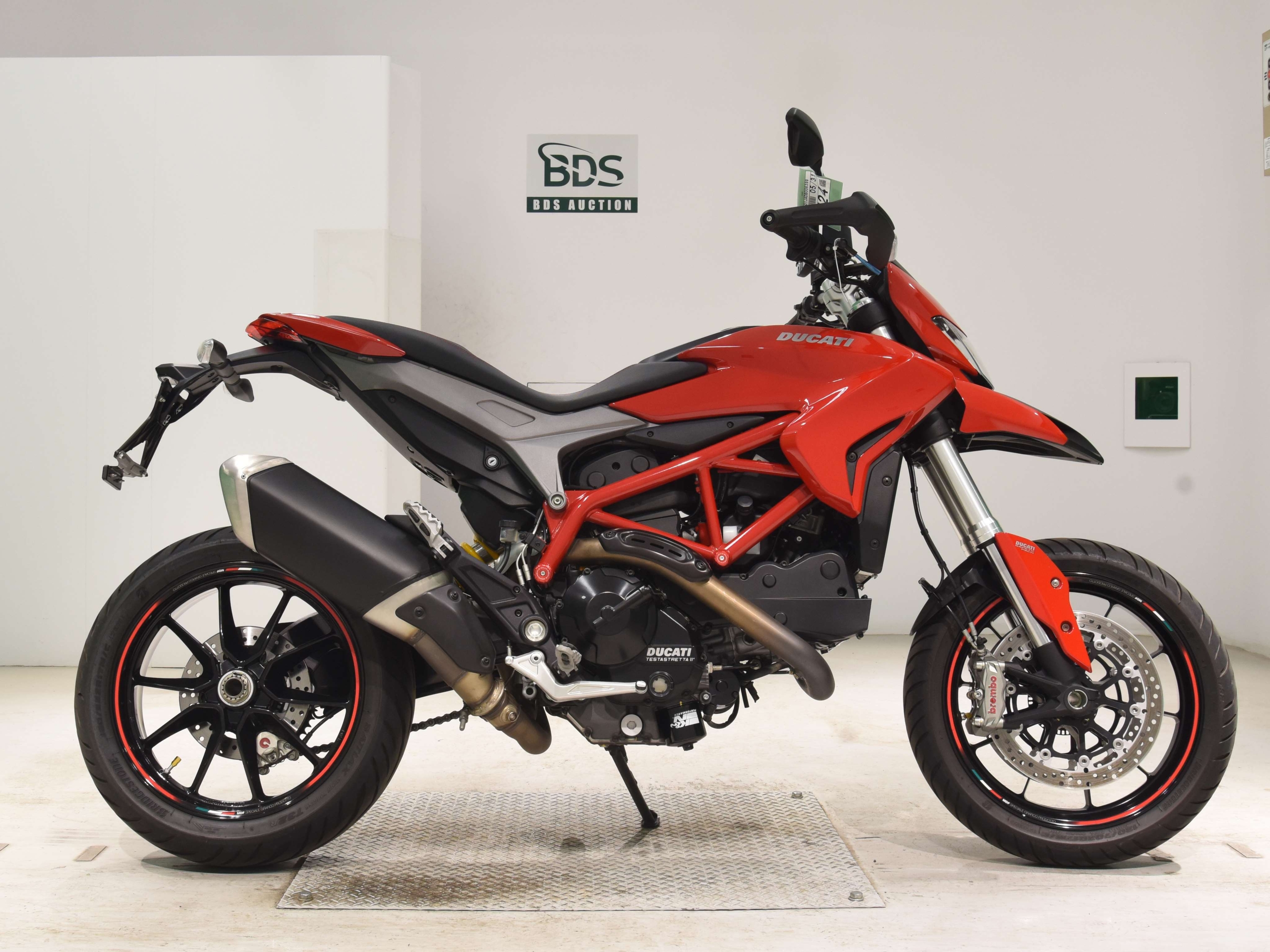 Купить мотоцикл Ducati Hypermotard820 2013 фото 2