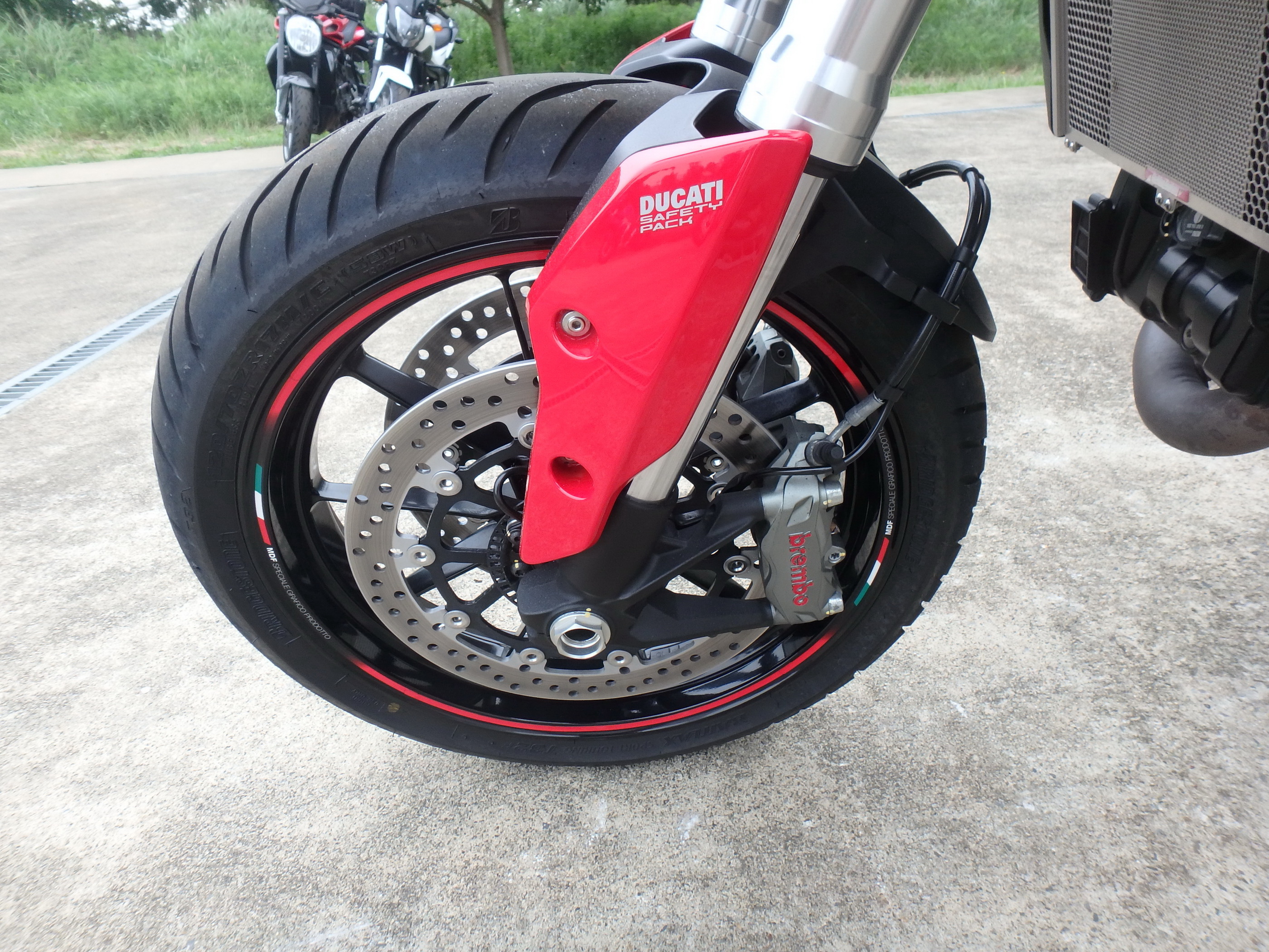 Купить мотоцикл Ducati Hypermotard820 2013 фото 14