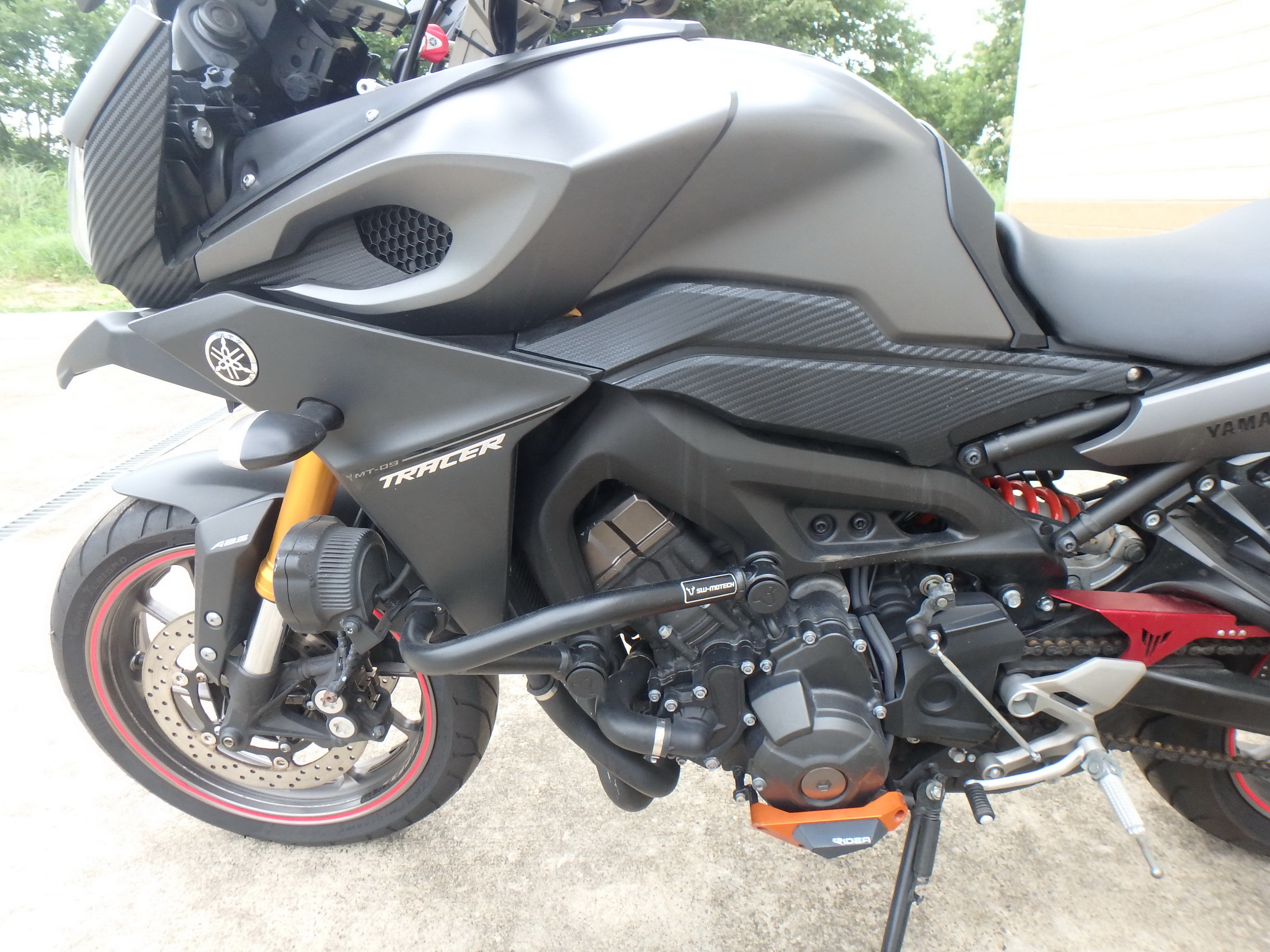 Купить мотоцикл Yamaha MT-09 Tracer FJ-09 2015 фото 15