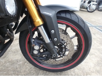     Yamaha MT-09 Tracer FJ-09 2015  19