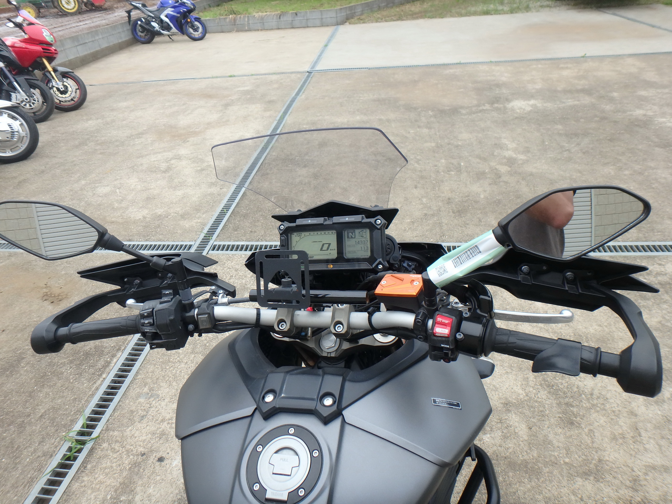 Купить мотоцикл Yamaha MT-09 Tracer FJ-09 2015 фото 21
