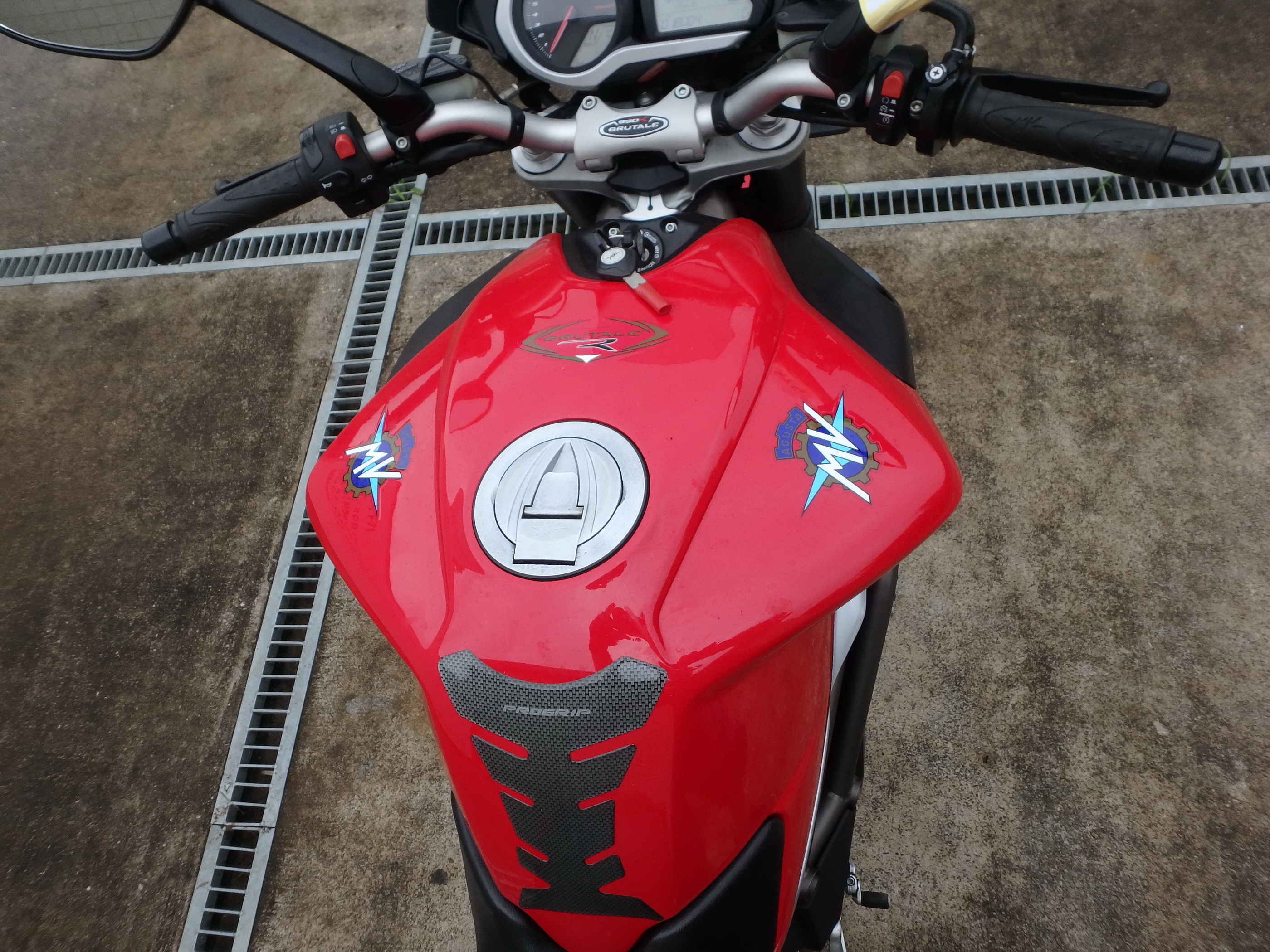 Купить мотоцикл MV Agusta Brutale 990R 2010 фото 22