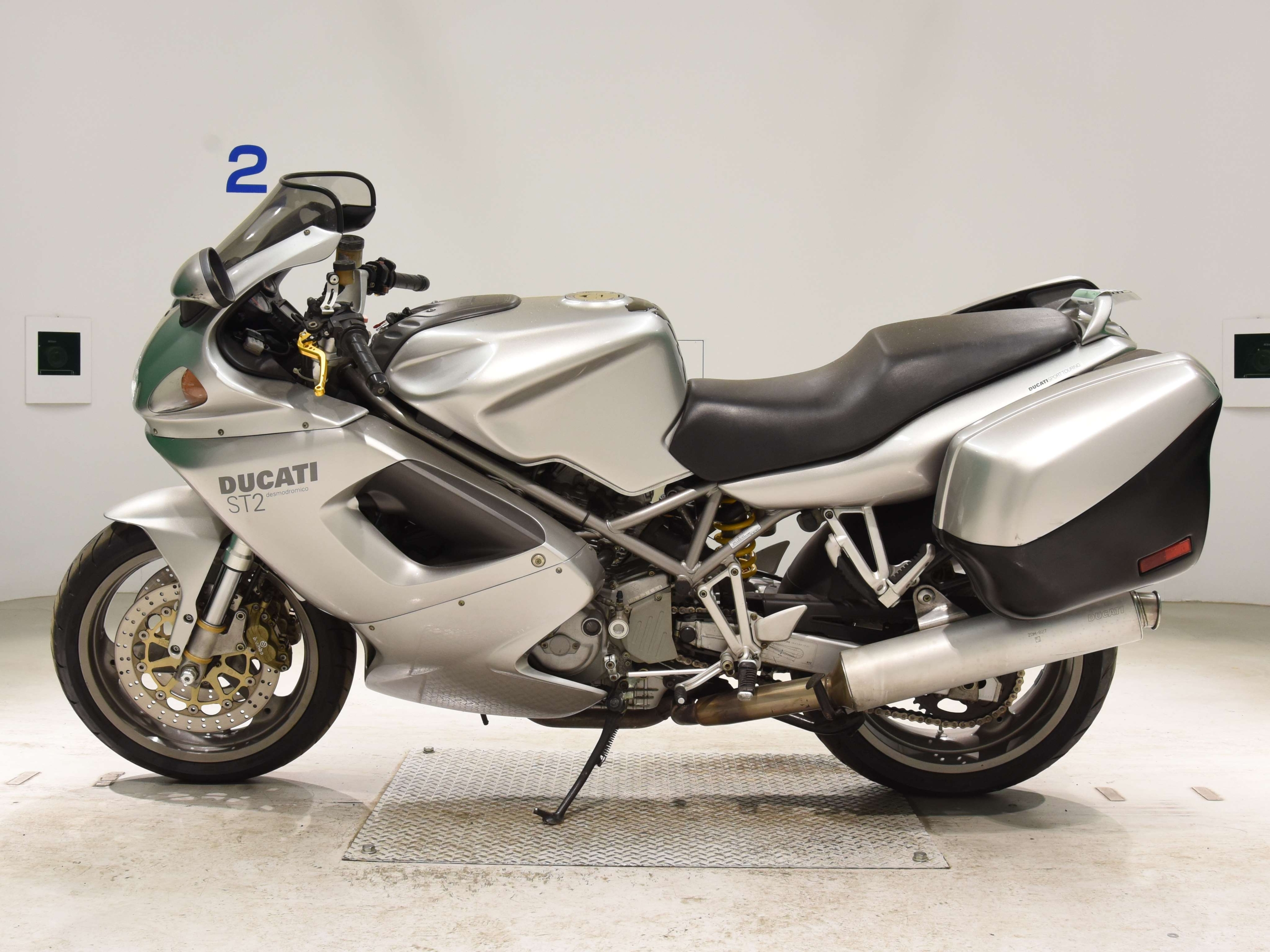 Купить мотоцикл Ducati ST2 2001 фото 1