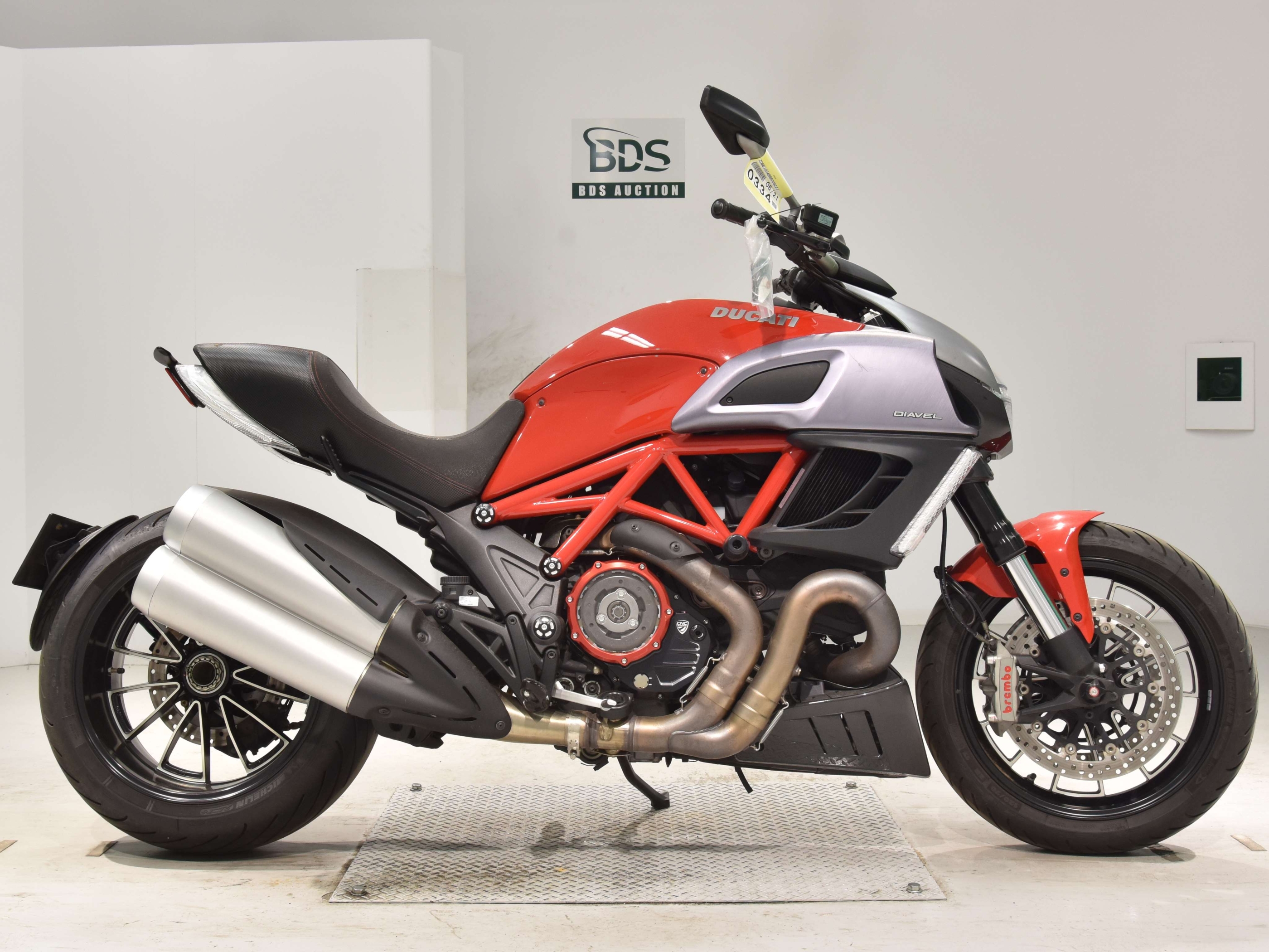 Купить мотоцикл Ducati Diavel 2011 фото 2