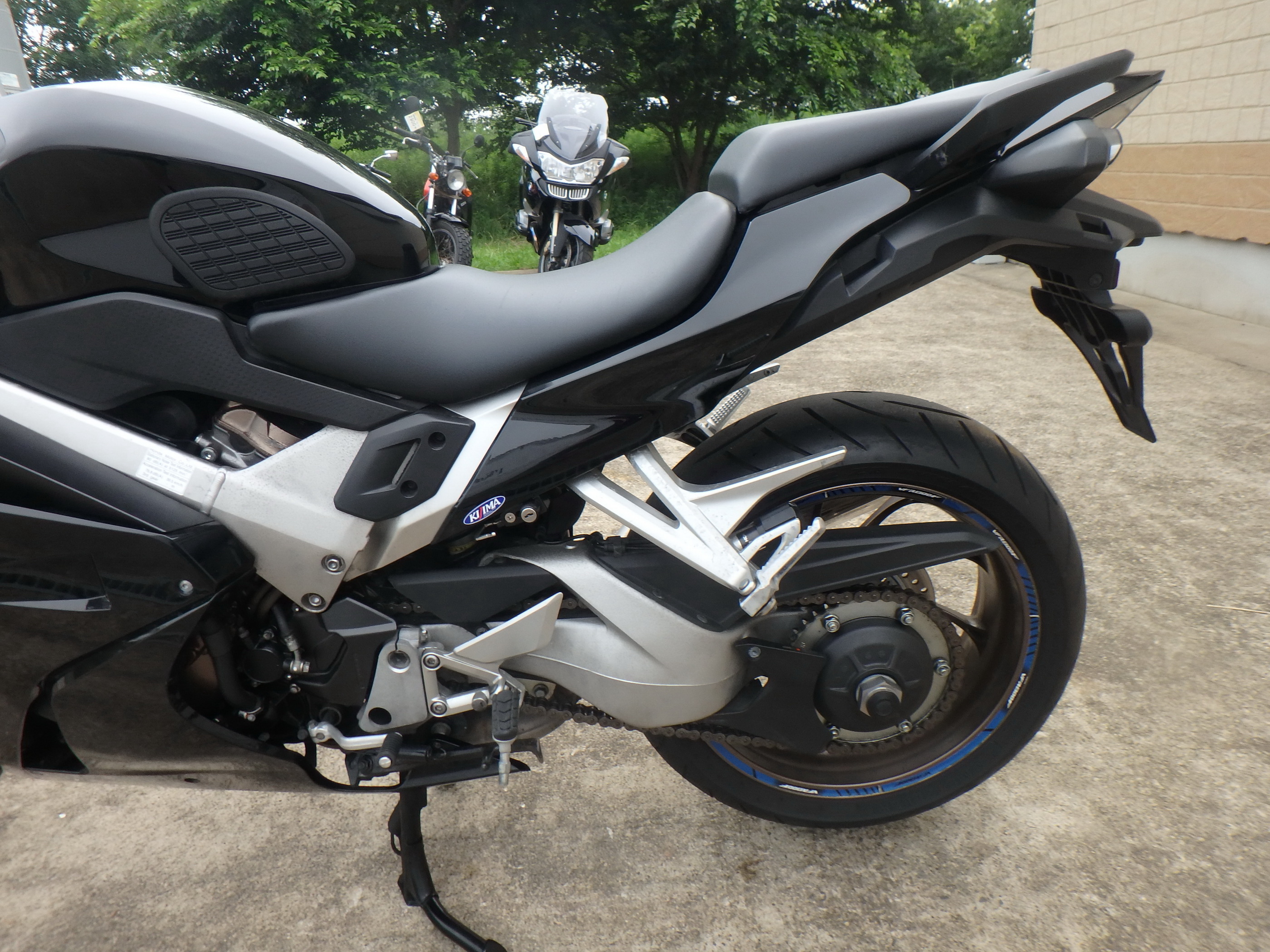 Купить мотоцикл Honda VFR800F Interceptor 2014 фото 16