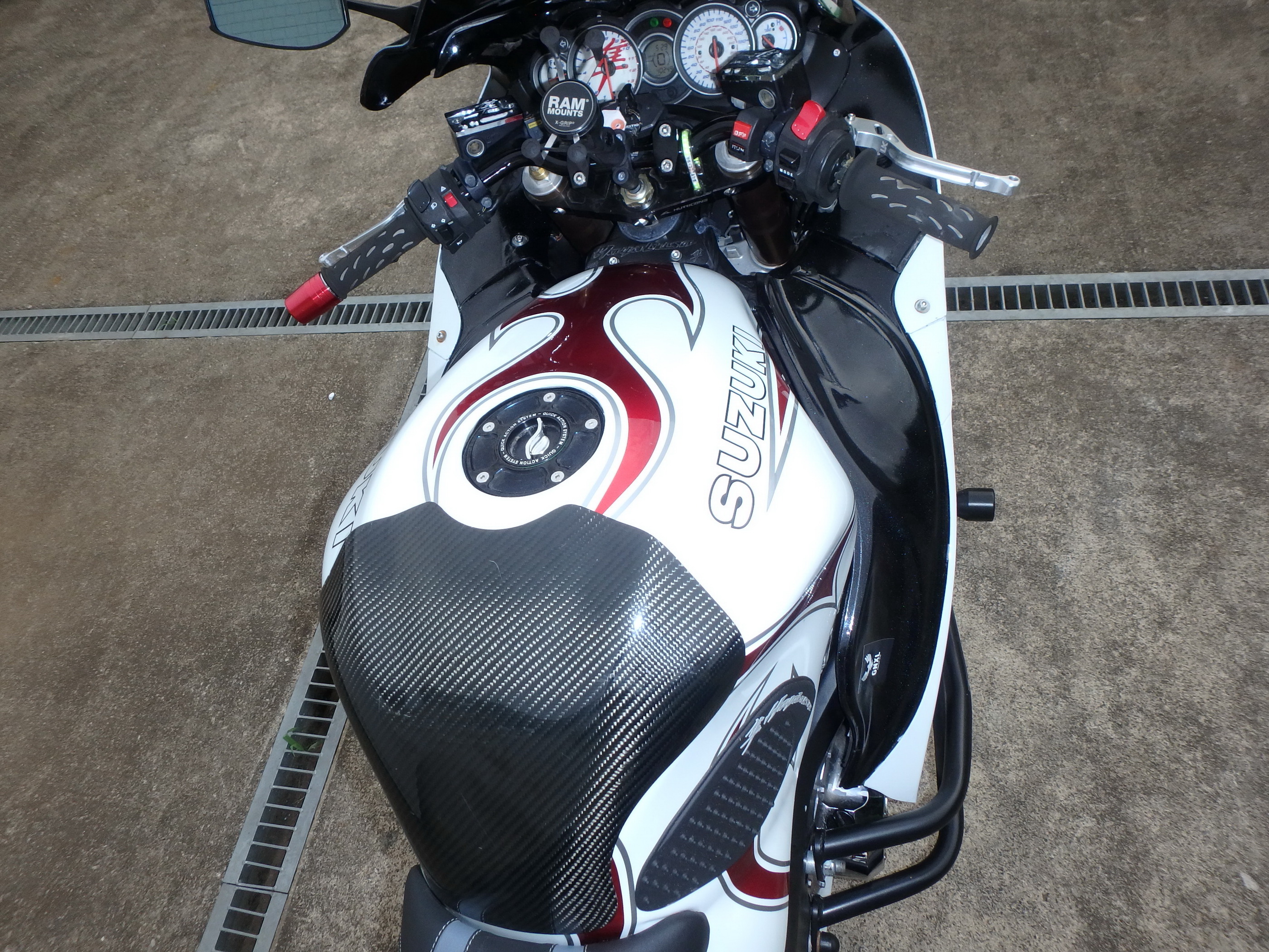 Купить мотоцикл Suzuki Hayabusa-2 GSX-R1300 2011 фото 22