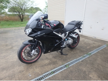     Honda VFR800F Interceptor 2014  11