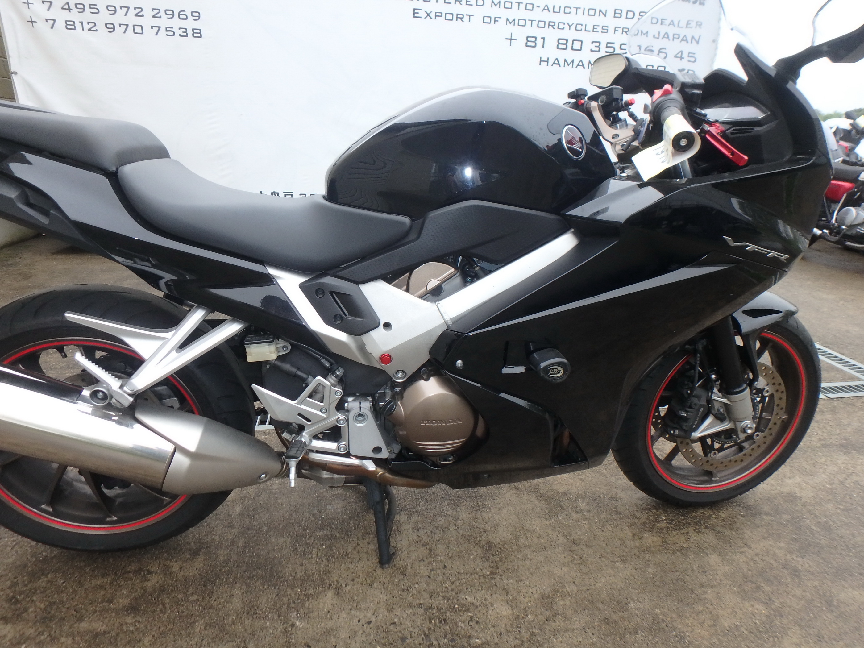 Купить мотоцикл Honda VFR800F Interceptor 2014 фото 16