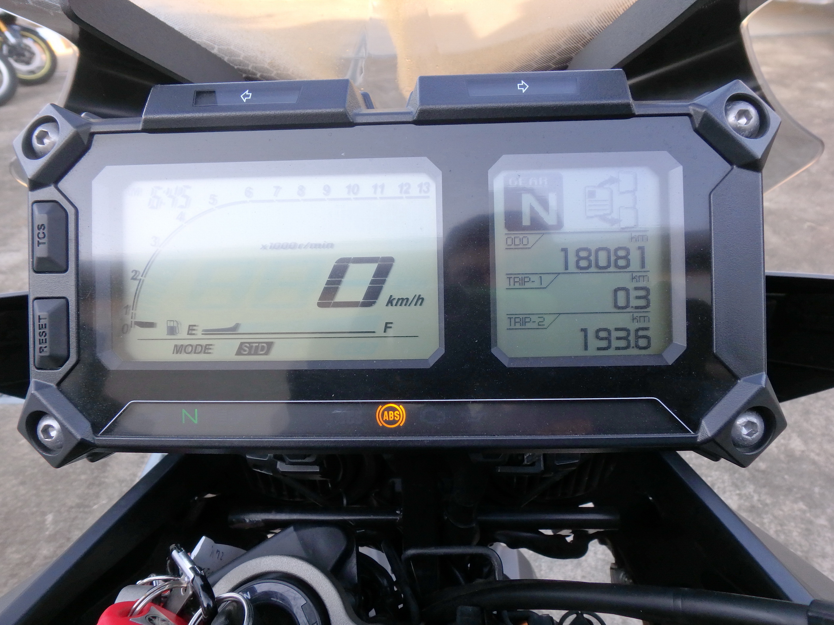 Купить мотоцикл Yamaha MT-09 Tracer FJ-09 2015 фото 20