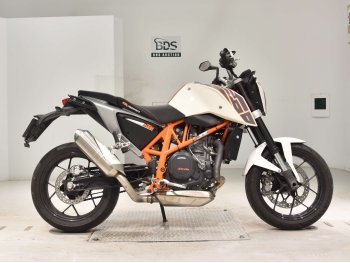     KTM 690 Duke 2014  2