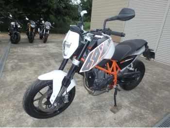     KTM 690 Duke 2014  13