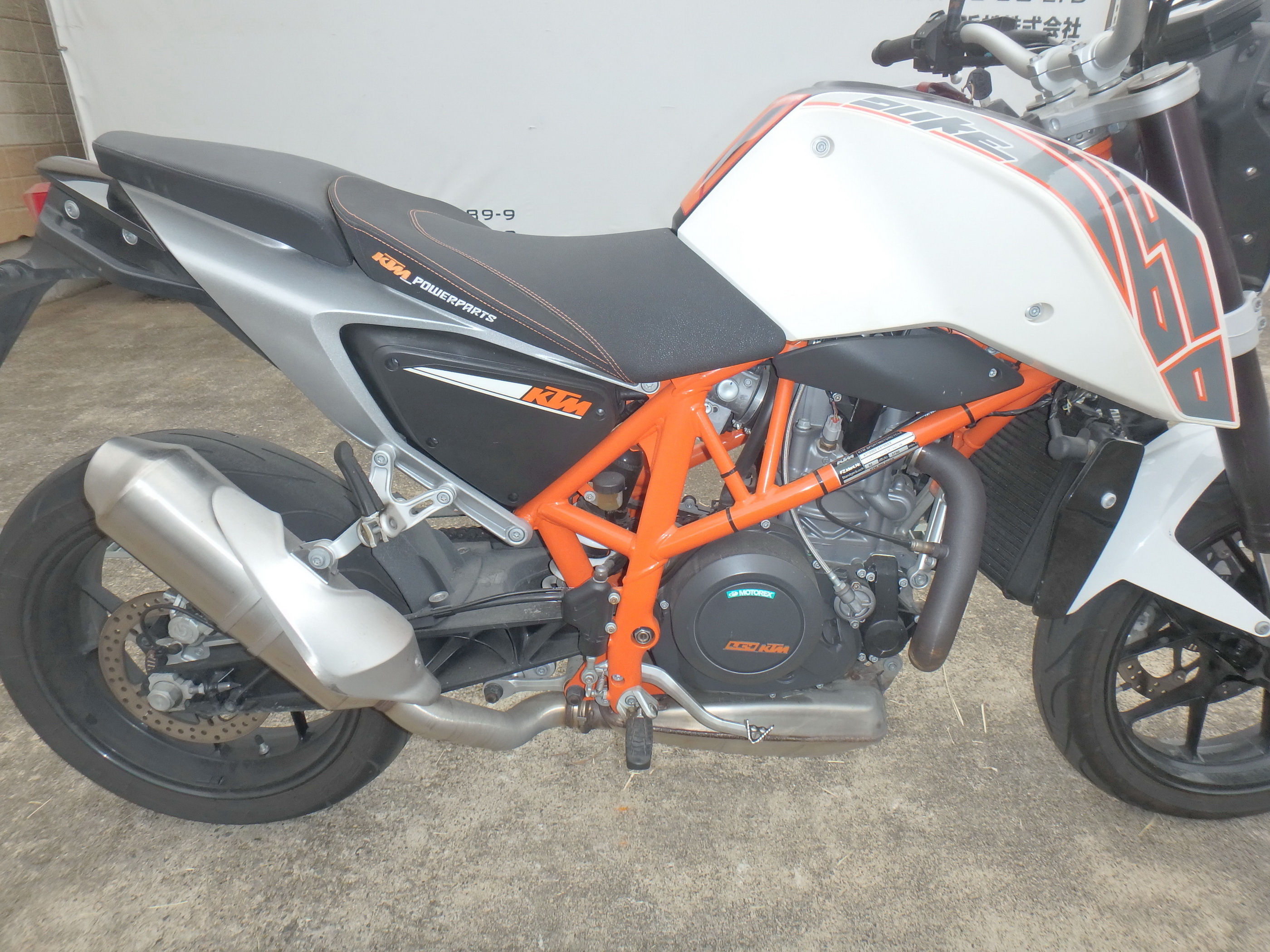 Купить мотоцикл KTM 690 Duke 2014 фото 18