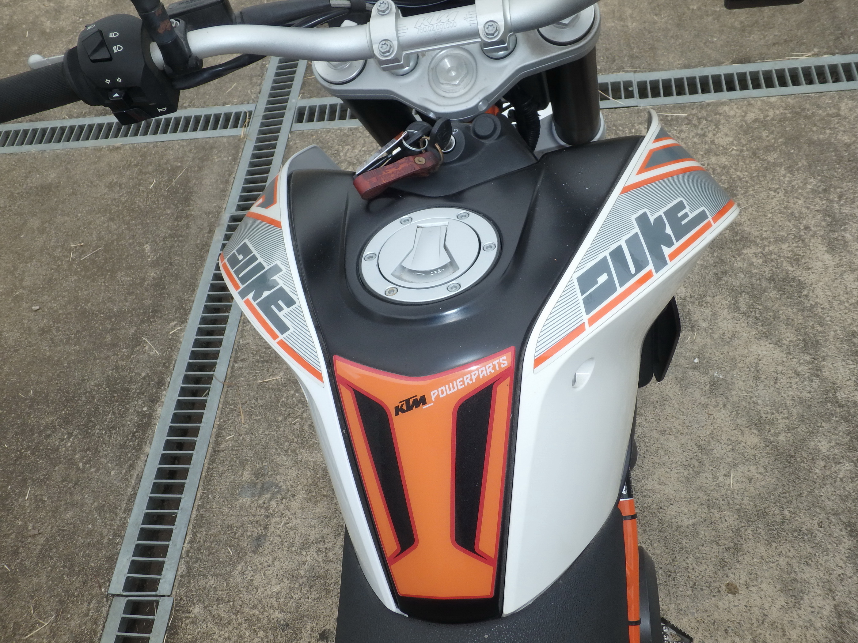 Купить мотоцикл KTM 690 Duke 2014 фото 22