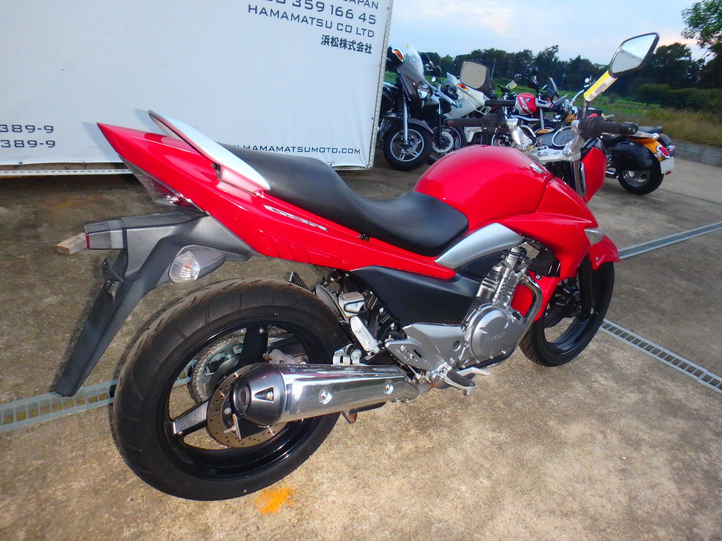 Купить мотоцикл Suzuki GSR250 2017 фото 9
