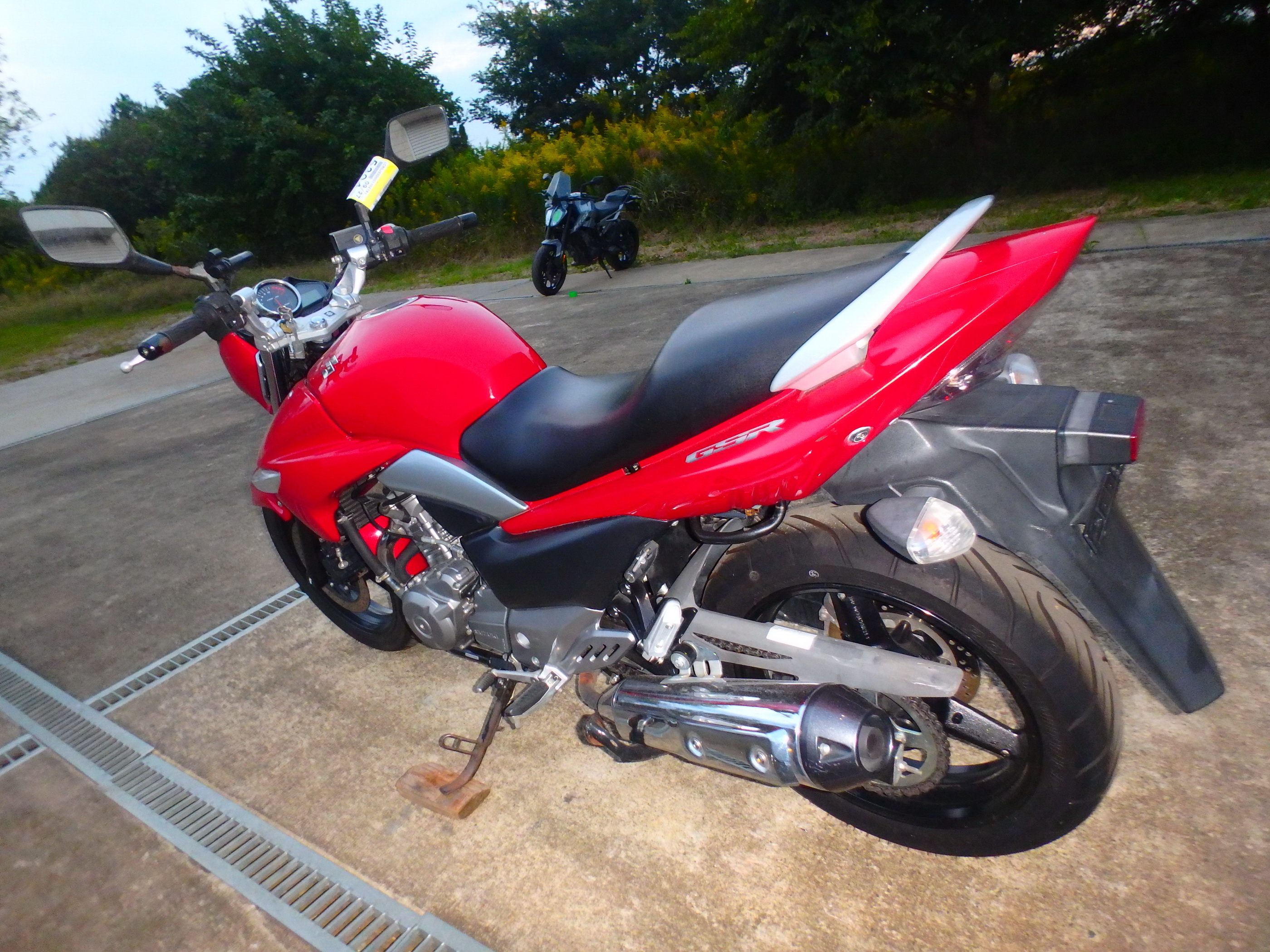 Купить мотоцикл Suzuki GSR250 2017 фото 11