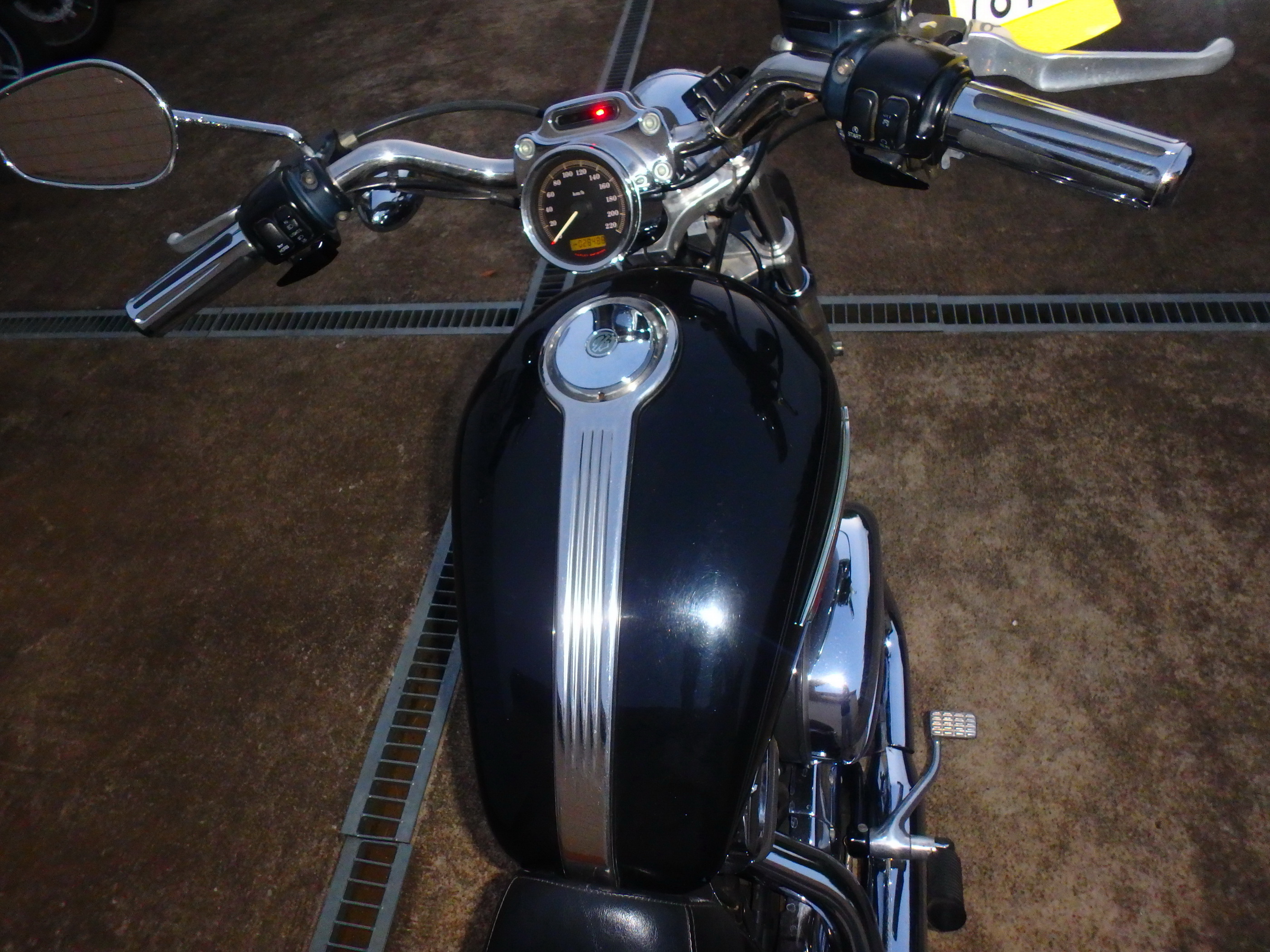 Купить мотоцикл Harley Davidson XL1200C-I Sportster Custom 2010 фото 22