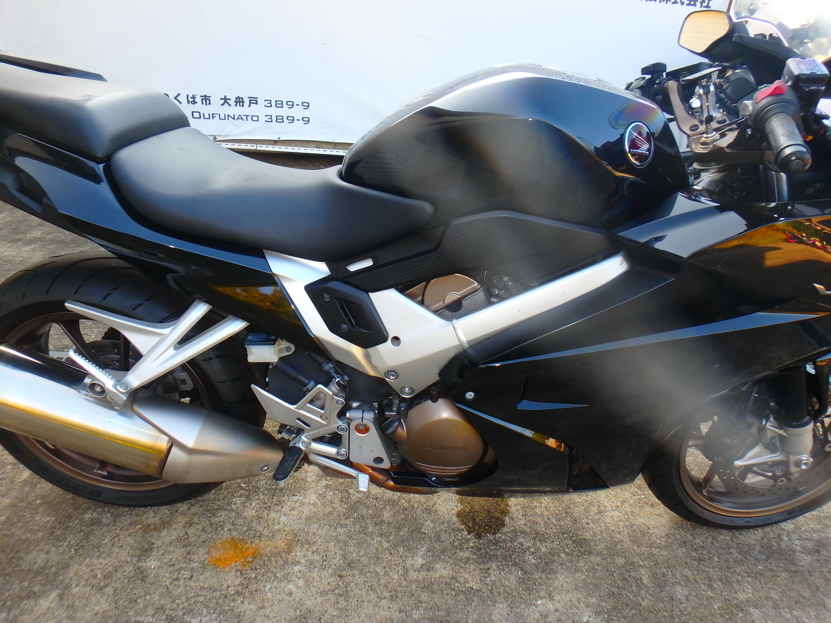 Купить мотоцикл Honda VFR800F Interceptor 2016 фото 18