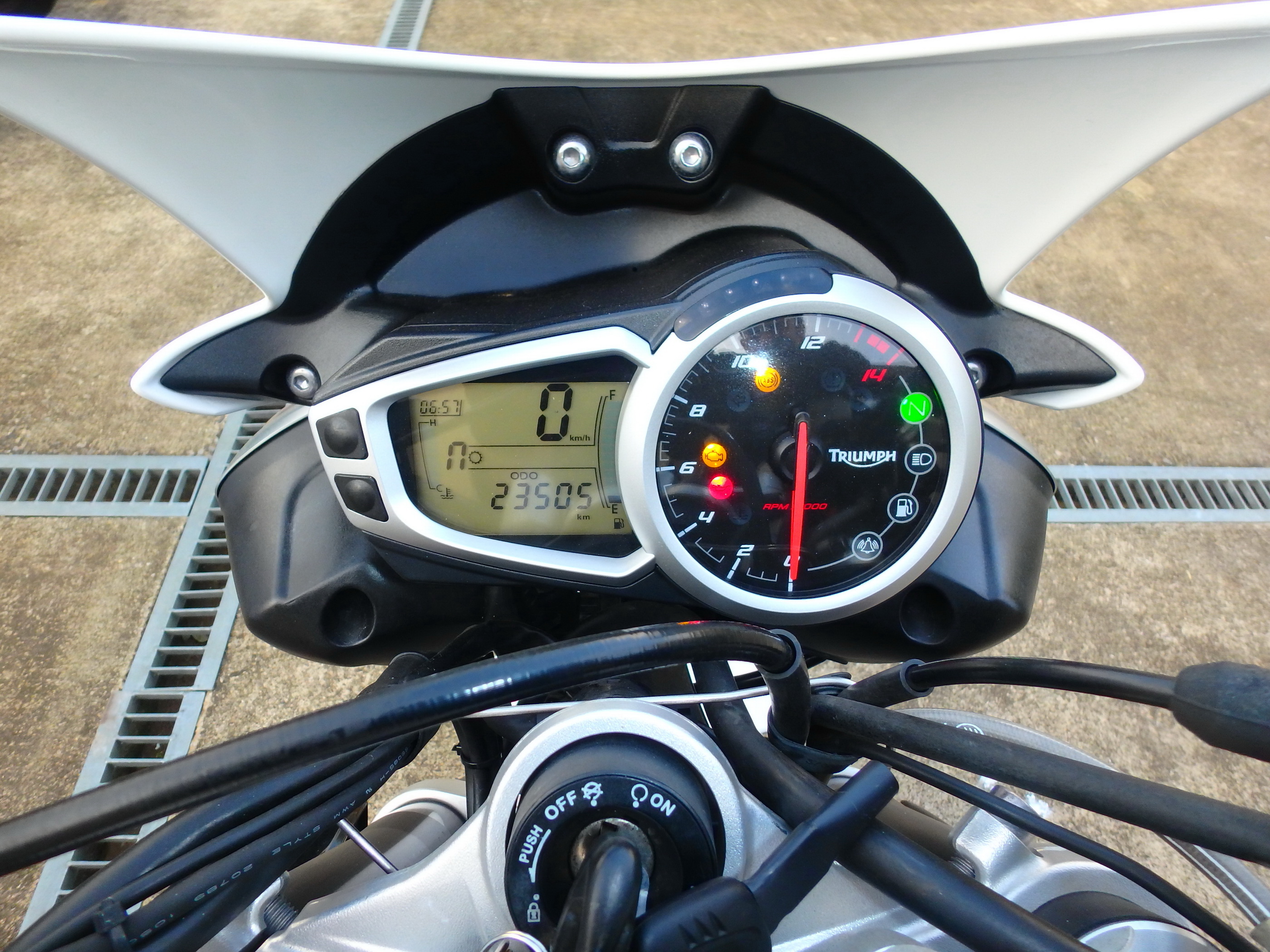 Купить мотоцикл Triumph Street Triple 675R 2015 фото 20