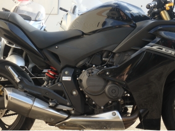     Honda CBR600F 2011  18