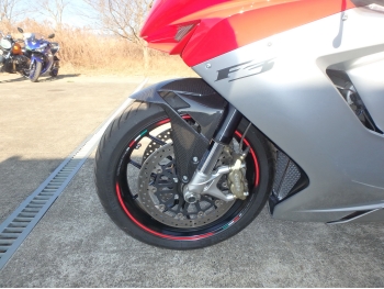     MV Agusta F3 800 2013  14