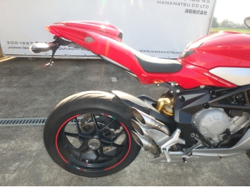     MV Agusta F3 800 2013  17