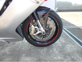     MV Agusta F3 800 2013  19