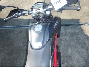     Ducati Hypermotard820 2013  22
