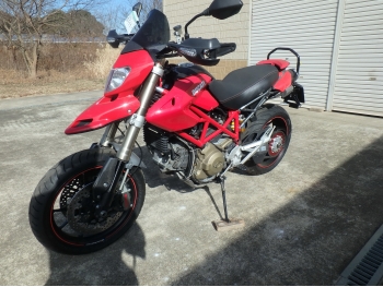     Ducati Hypermotard 1100S 2008  12