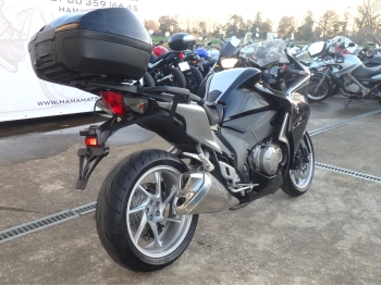     Honda VFR1200F 2011  9