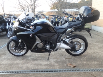     Honda VFR1200F 2011  12