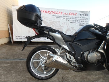     Honda VFR1200F 2011  17