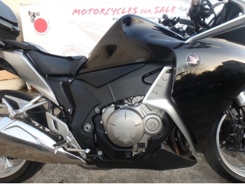     Honda VFR1200F 2011  18