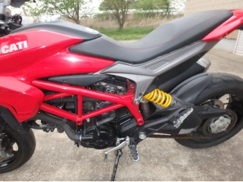     Ducati Hypermotard 820 2013  15