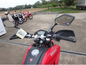     Ducati Hypermotard 820 2013  21