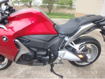 Заказать из Японии мотоцикл Honda VFR1200FD 2010 фото 15