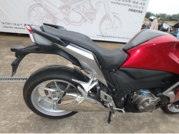     Honda VFR1200FD 2010  17