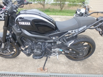     Yamaha XSR900 2017  14